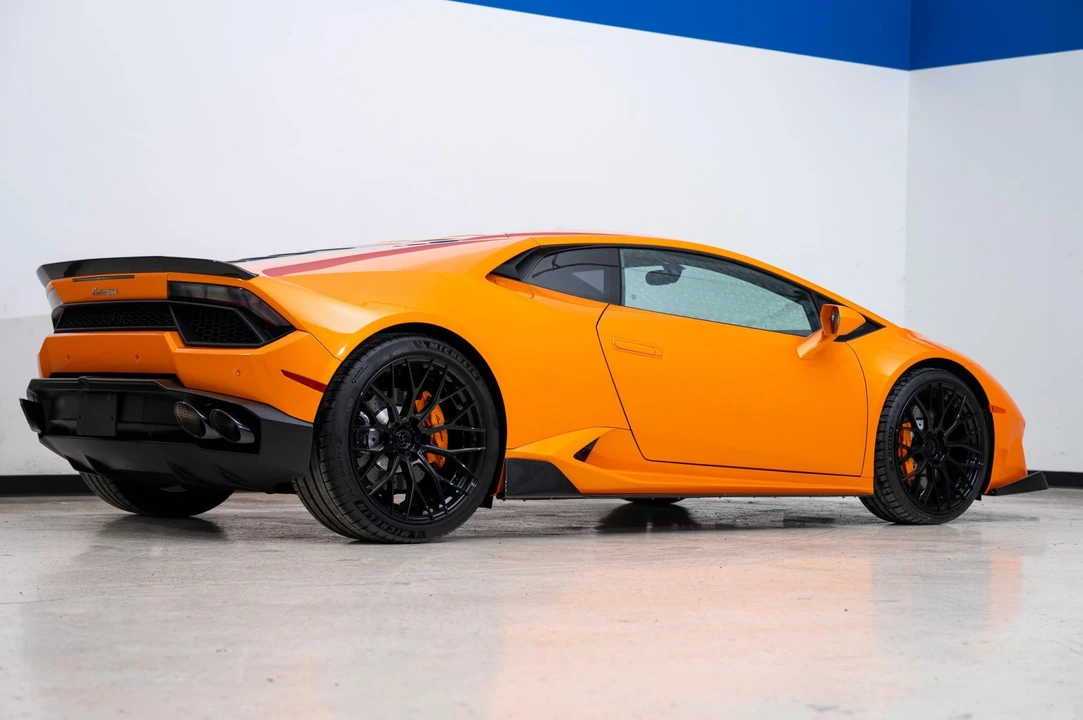2017 Lamborghini Huracan LP580-2 - Image 10 of 31