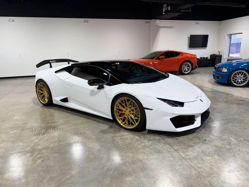 2017 Lamborghini Huracan LP580-2 - Image 2 of 31