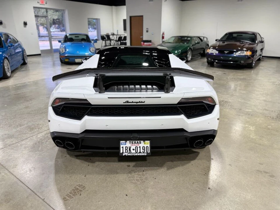 2017 Lamborghini Huracan LP580-2 - Image 6 of 31
