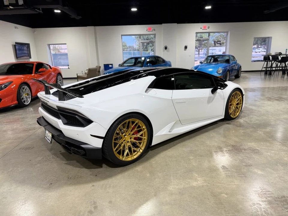 2017 Lamborghini Huracan LP580-2 - Image 4 of 31