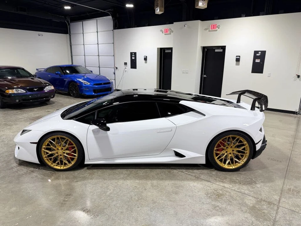 2017 Lamborghini Huracan LP580-2 - Image 8 of 31