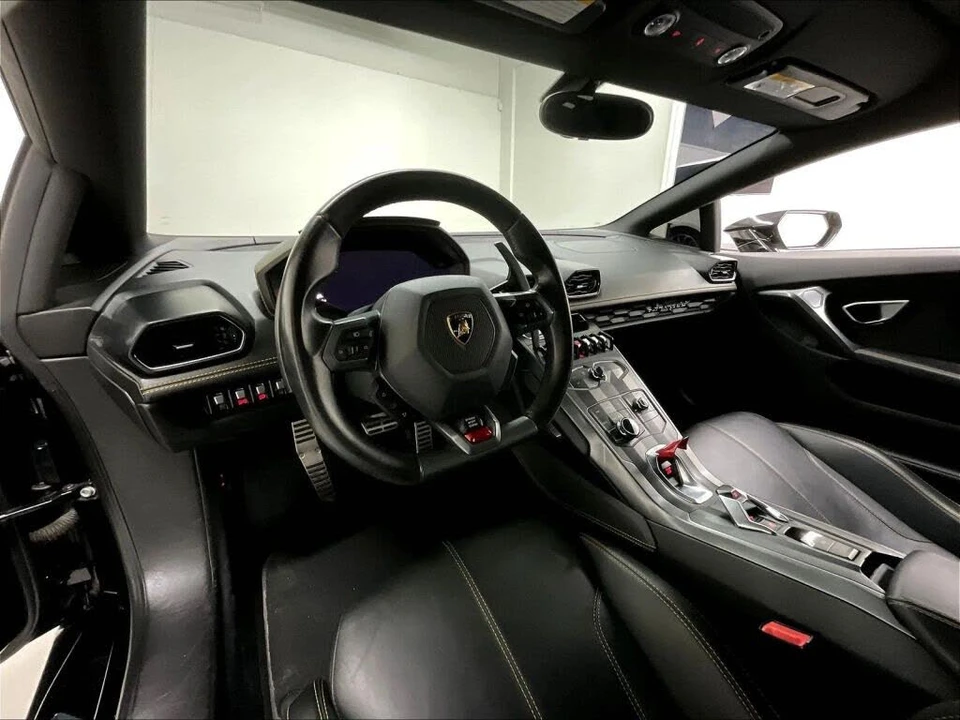 2017 Lamborghini Huracan LP580-2 - Image 2 of 31