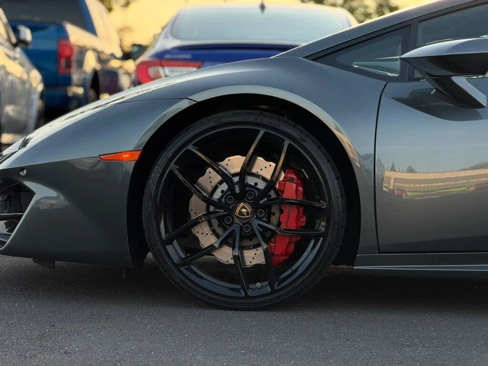 2017 Lamborghini Huracan LP580-2 - Image 8 of 31