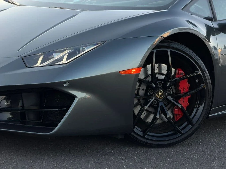 2017 Lamborghini Huracan LP580-2 - Image 2 of 31