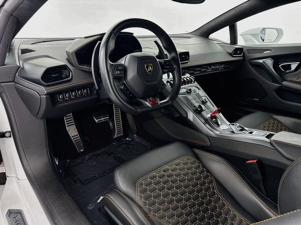 2017 Lamborghini Huracan LP580-2 - Image 9 of 28