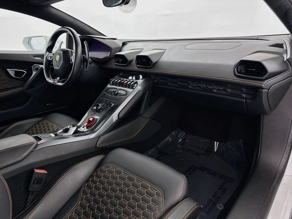 2017 Lamborghini Huracan LP580-2 - Image 25 of 28
