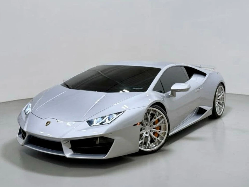 2017 Lamborghini Huracan LP580-2 - Image 2 of 31