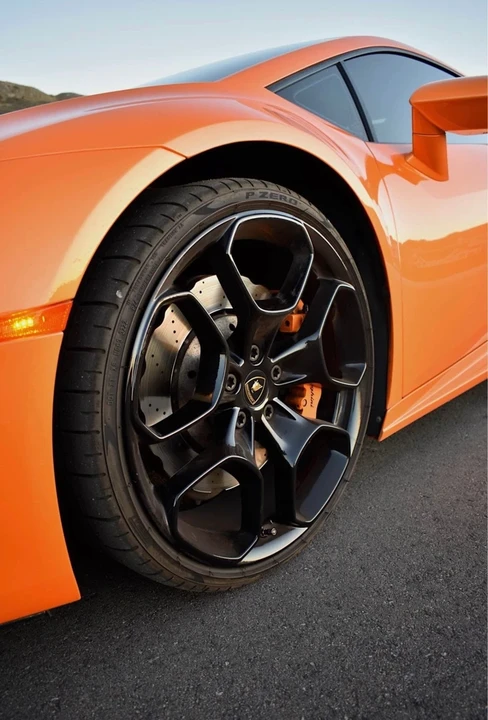 2017 Lamborghini Huracan LP580-2 - Image 12 of 12