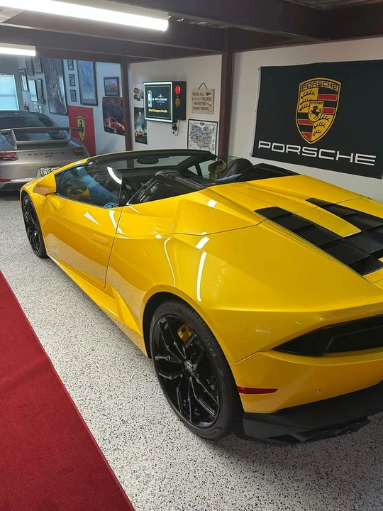 2017 Lamborghini Huracan LP610-4 - Image 2 of 11