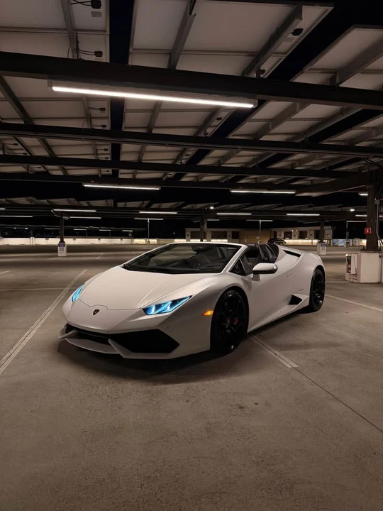 2017 Lamborghini Huracan LP610-4 - Image 2 of 9