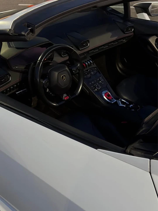 2017 Lamborghini Huracan LP610-4 - Image 7 of 9