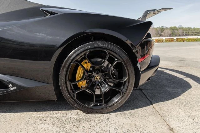 2017 Lamborghini Huracan LP610-4 - Image 10 of 21