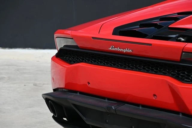 2017 Lamborghini - Image 14 of 26