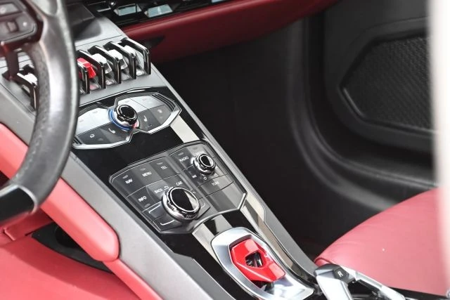 2017 Lamborghini - Image 17 of 26