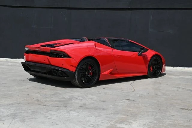 2017 Lamborghini - Image 7 of 26