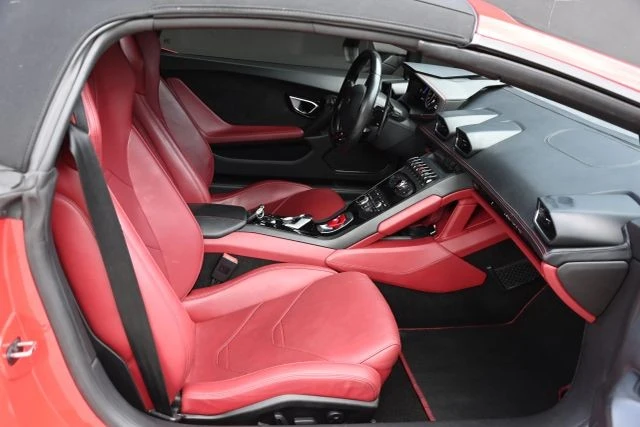 2017 Lamborghini - Image 21 of 26