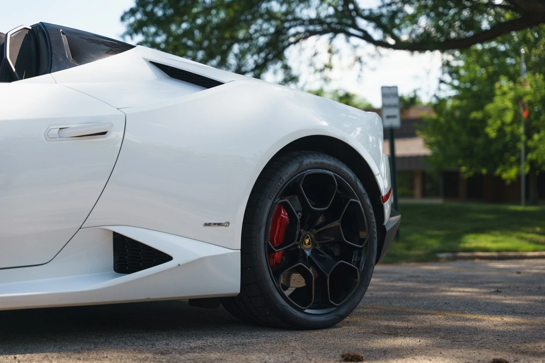 2017 Lamborghini Huracan LP610-4 - Image 9 of 31