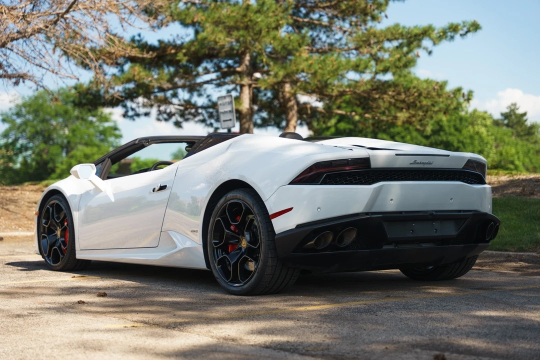 2017 Lamborghini Huracan LP610-4 - Image 10 of 31