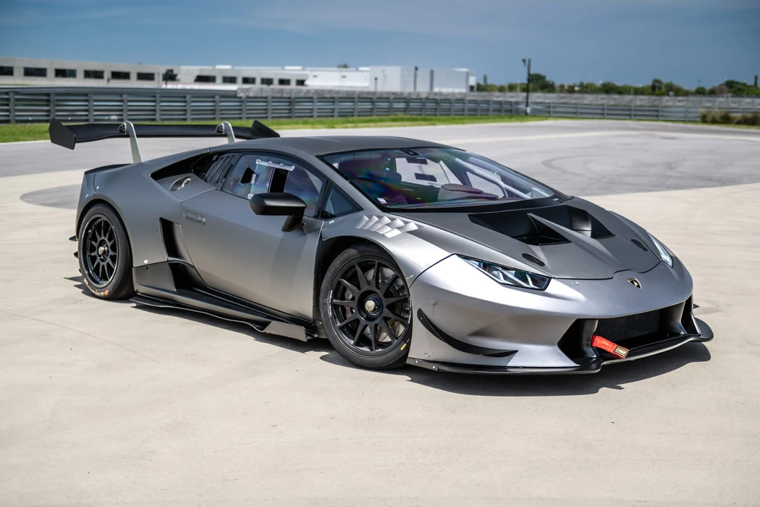 2017 Lamborghini Huracan - Image 2 of 31