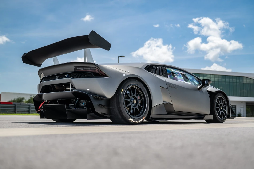 2017 Lamborghini Huracan - Image 8 of 31