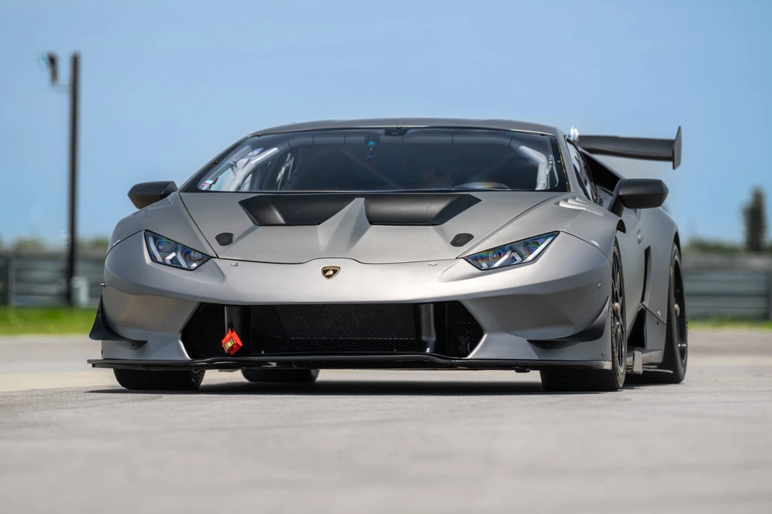 2017 Lamborghini Huracan - Image 11 of 31