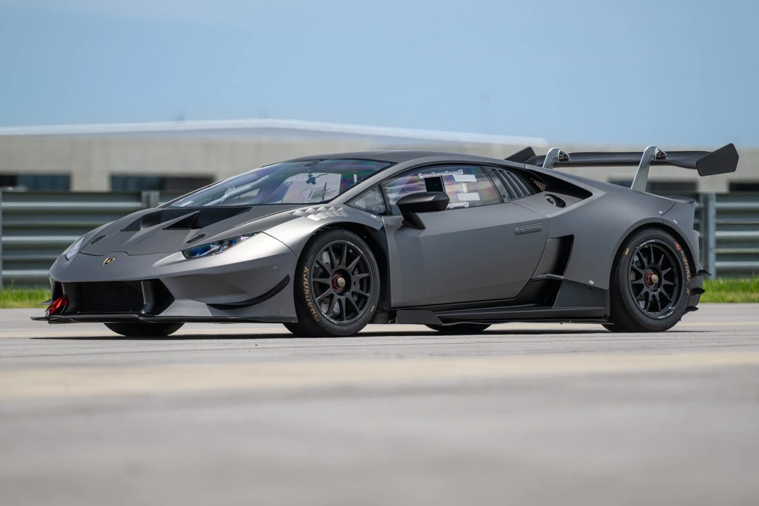 2017 Lamborghini Huracan - Image 18 of 31