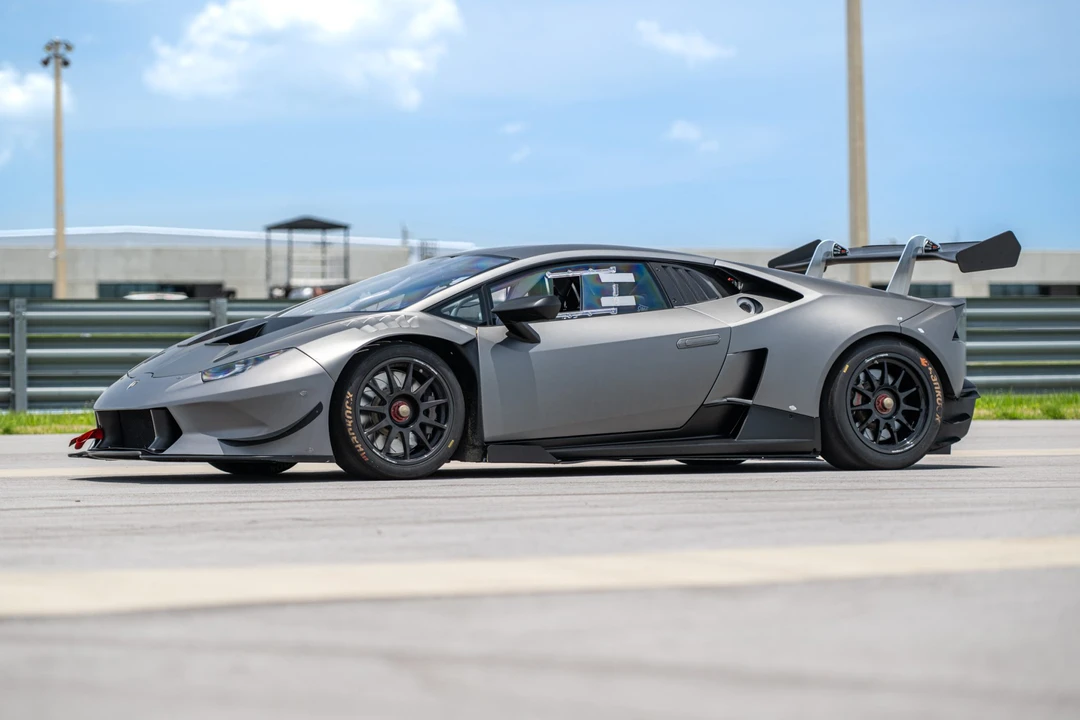 2017 Lamborghini Huracan - Image 19 of 31