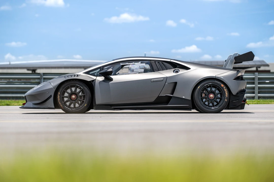 2017 Lamborghini Huracan - Image 21 of 31