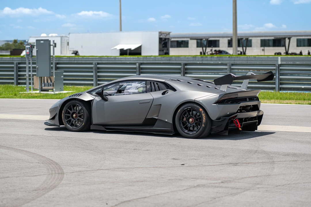 2017 Lamborghini Huracan - Image 22 of 31