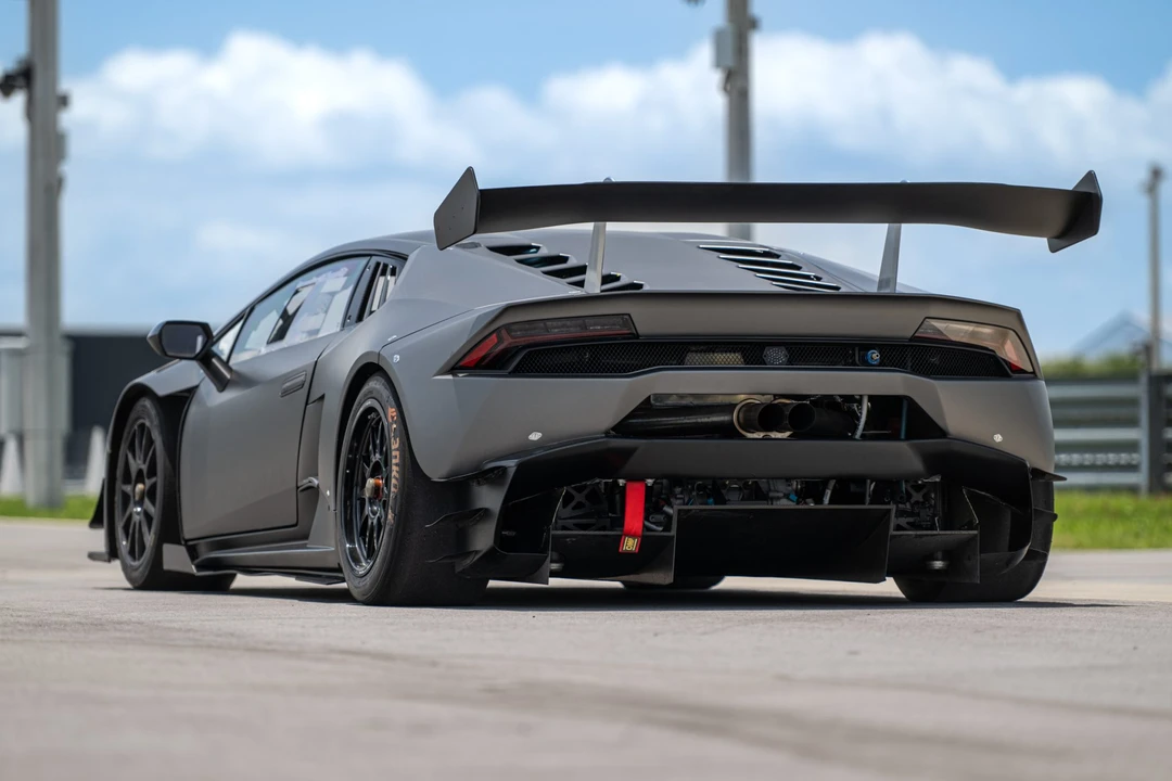 2017 Lamborghini Huracan - Image 25 of 31