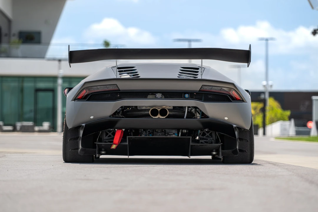 2017 Lamborghini Huracan - Image 26 of 31
