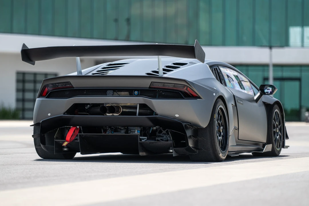 2017 Lamborghini Huracan - Image 28 of 31