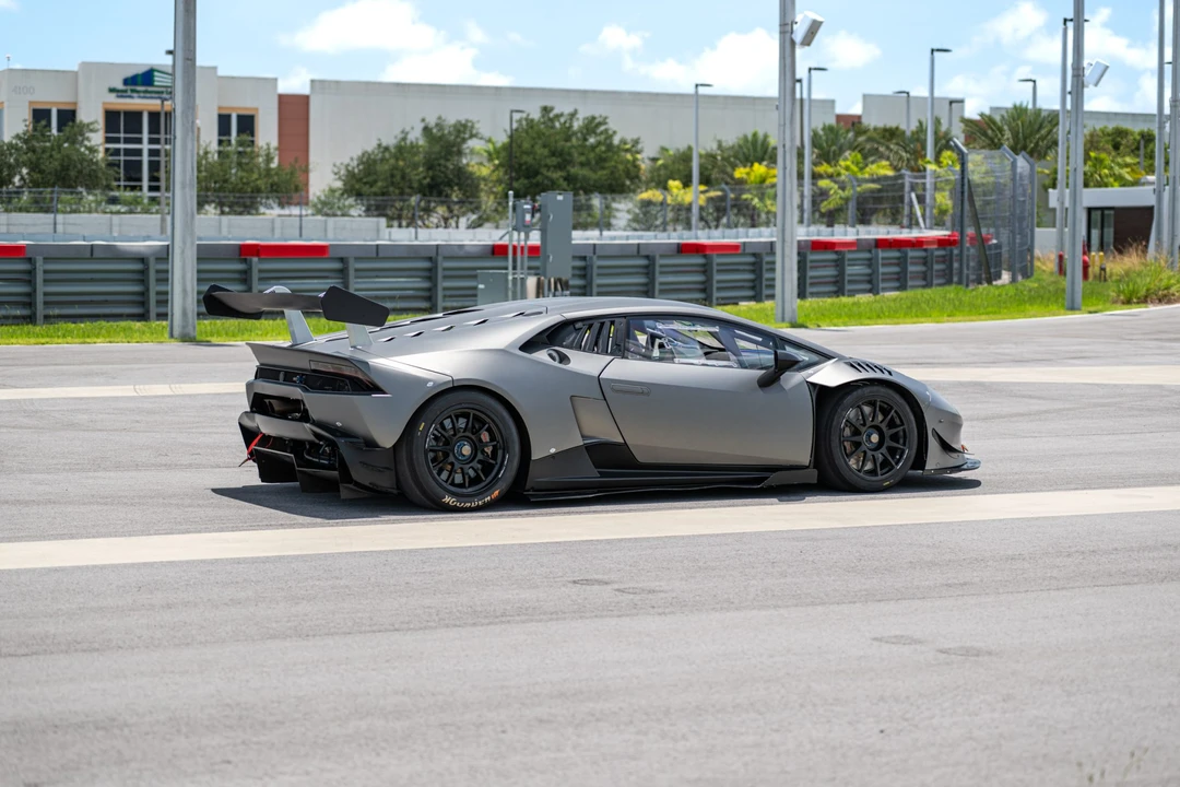 2017 Lamborghini Huracan - Image 30 of 31