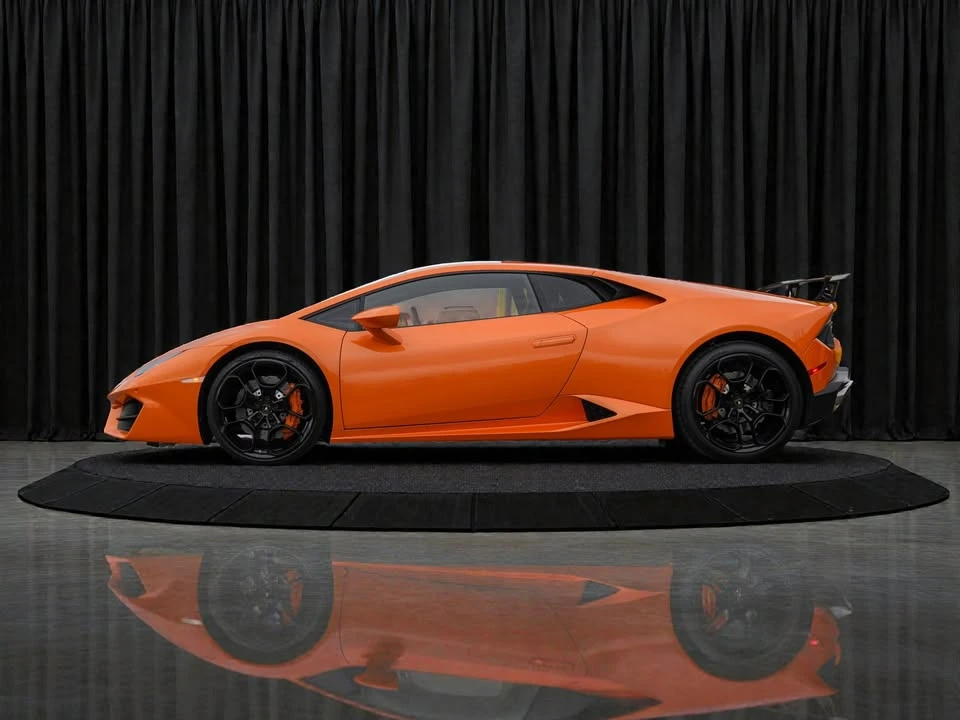 2017 Lamborghini Huracan LP580-2 - Image 2 of 19