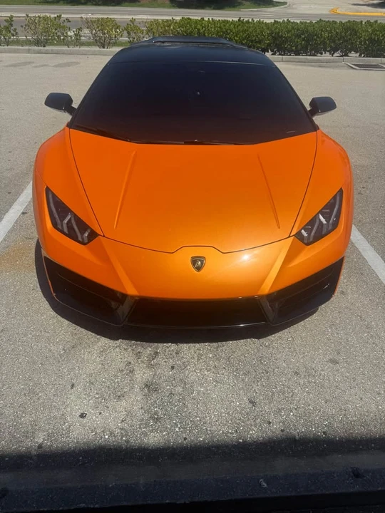 2017 Lamborghini Huracan LP580-2 - Image 2 of 13
