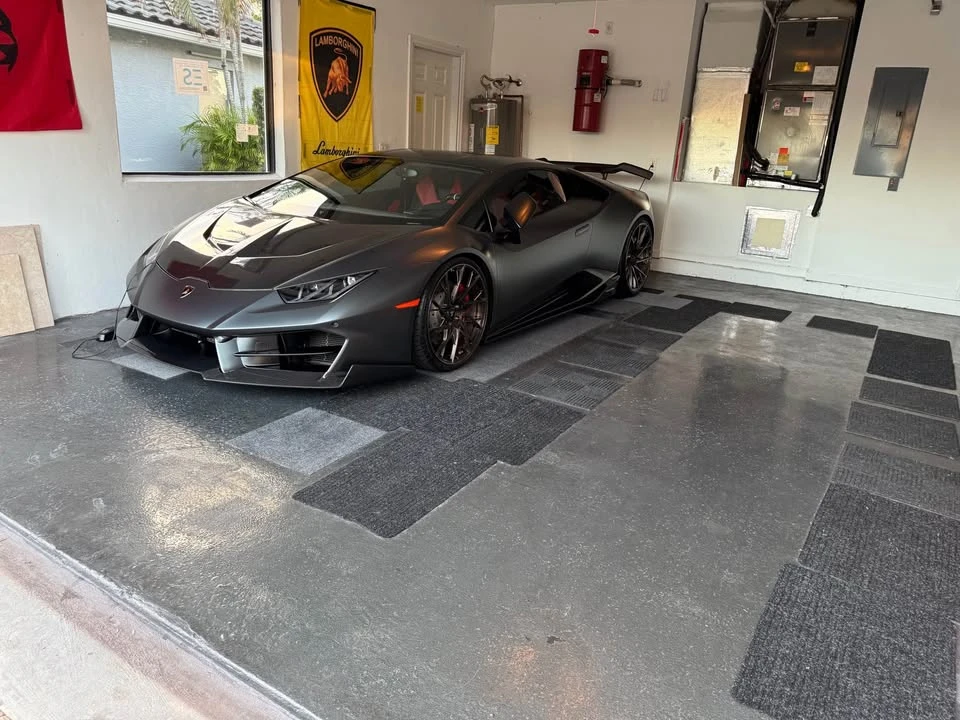 2017 Lamborghini Huracan LP580-2 - Image 2 of 11