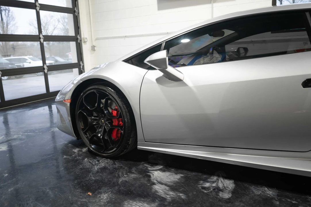2017 Lamborghini Huracan LP580-2 - Image 26 of 31