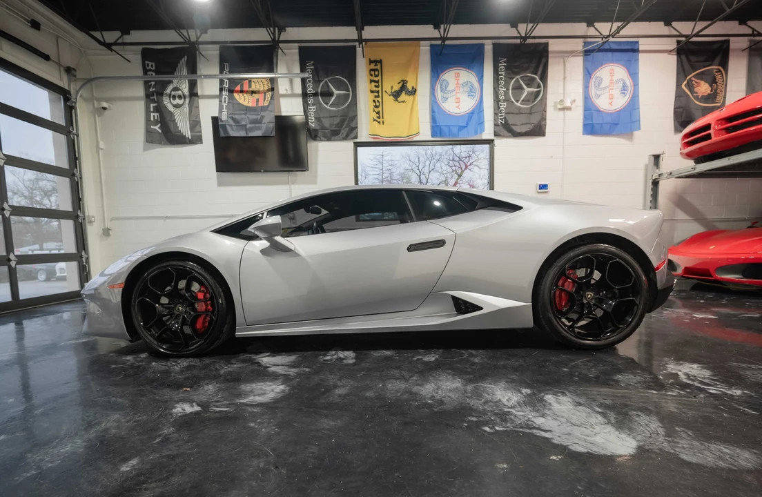 2017 Lamborghini Huracan LP580-2 - Image 4 of 31