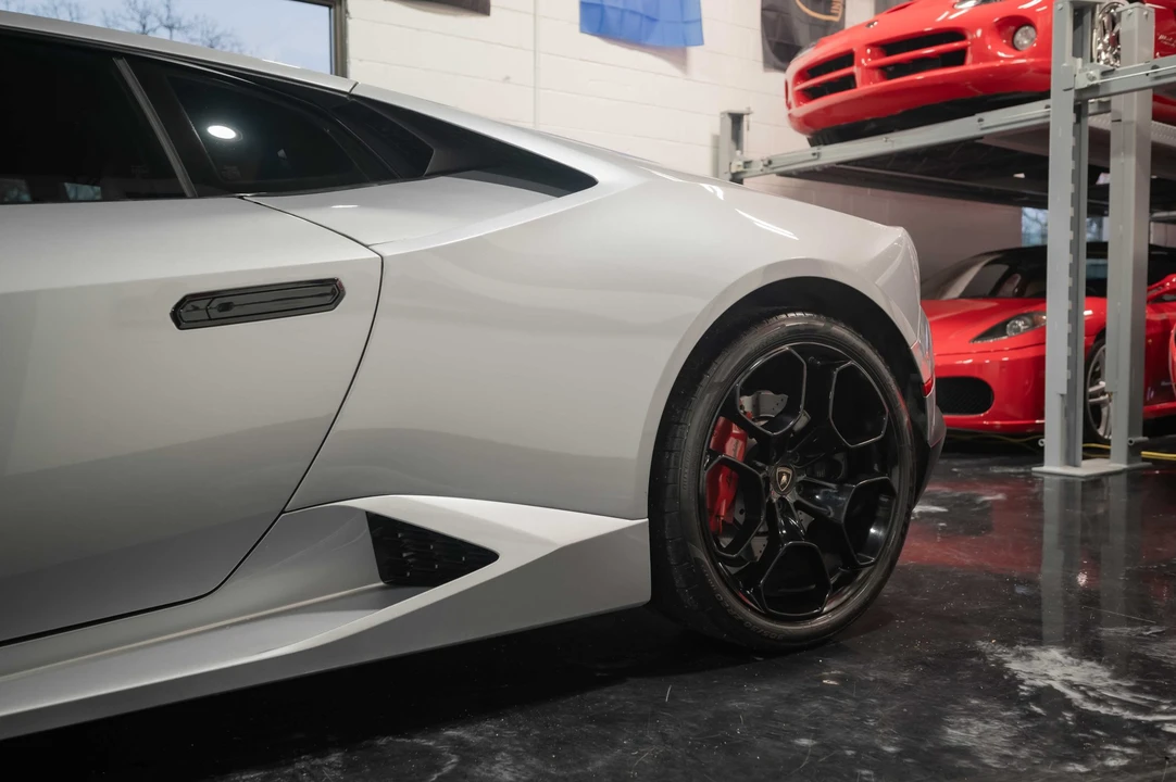 2017 Lamborghini Huracan LP580-2 - Image 28 of 31