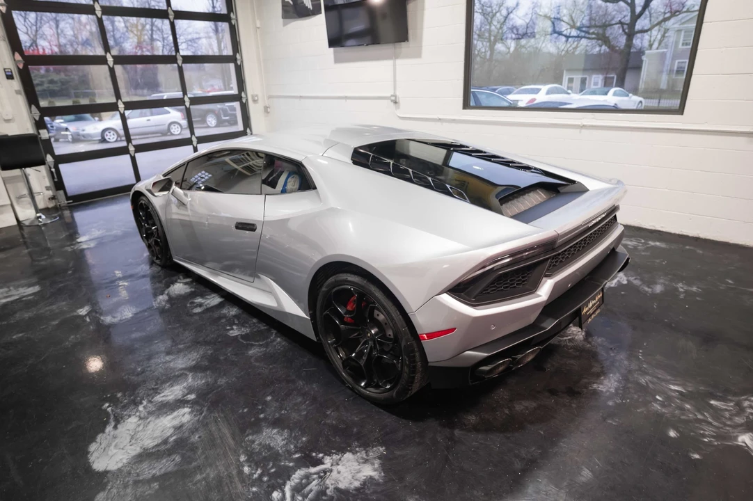 2017 Lamborghini Huracan LP580-2 - Image 6 of 31