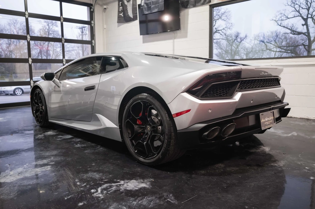 2017 Lamborghini Huracan LP580-2 - Image 7 of 31