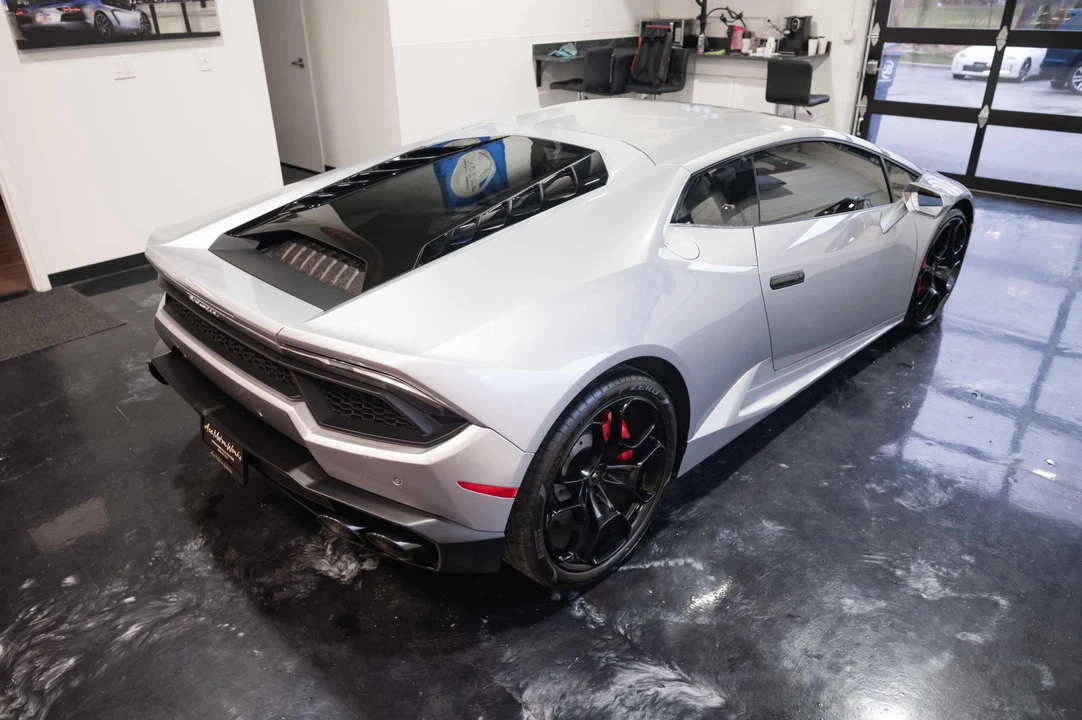 2017 Lamborghini Huracan LP580-2 - Image 9 of 31
