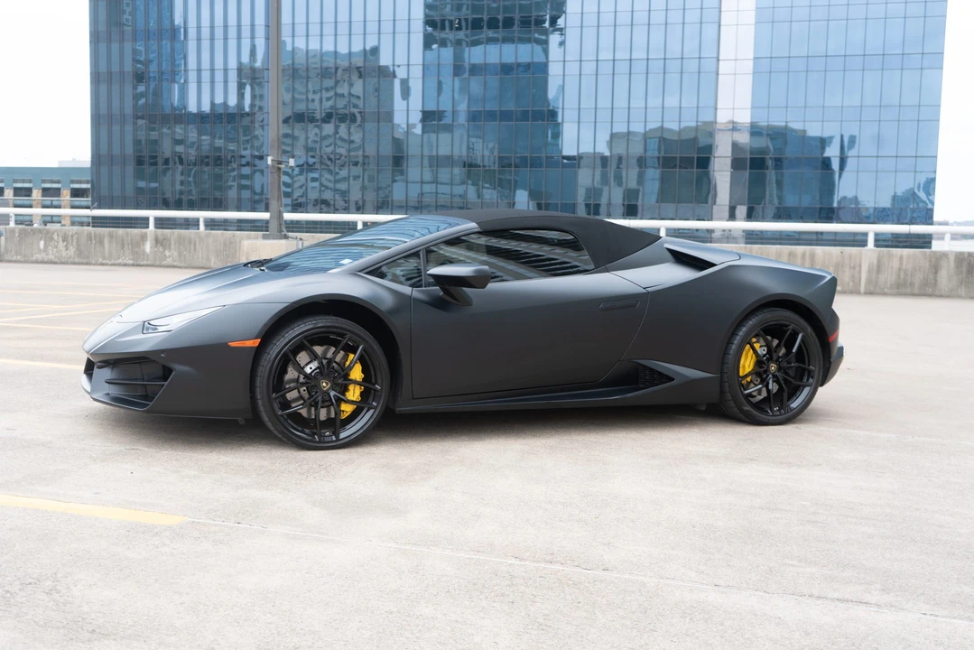 2017 Lamborghini Huracan LP580-2 - Image 2 of 31