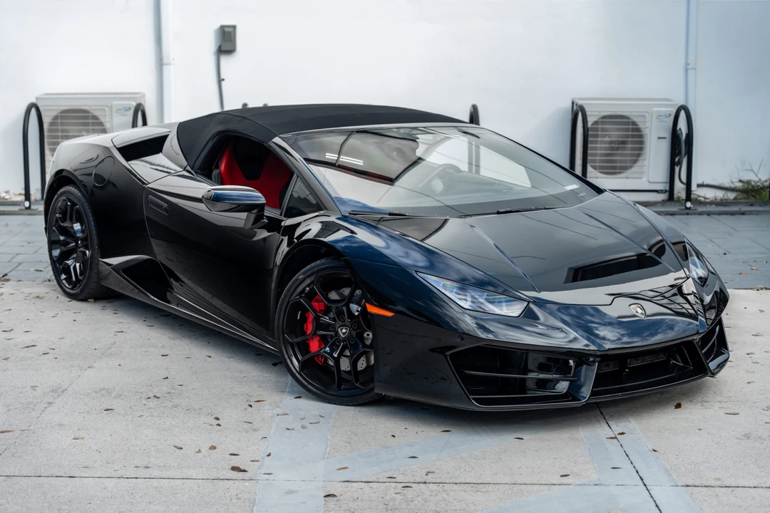 2017 Lamborghini Huracan LP580-2 - Image 2 of 31