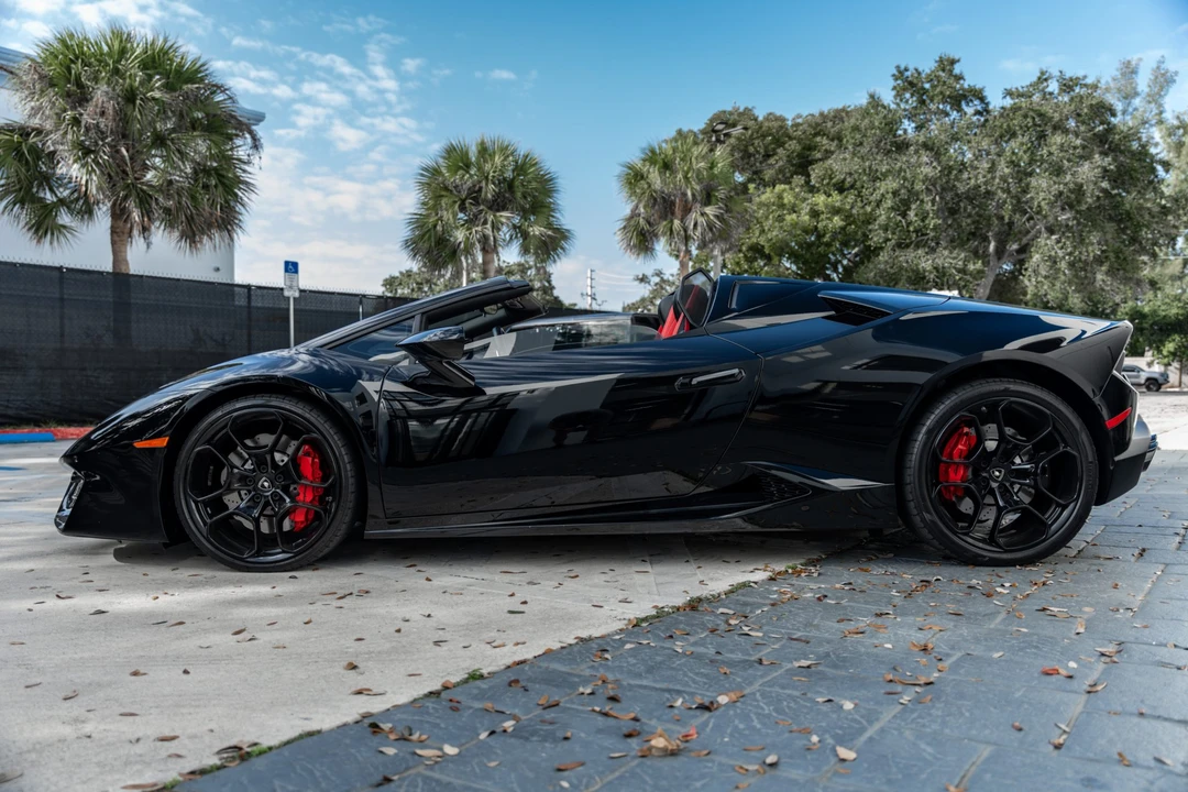 2017 Lamborghini Huracan LP580-2 - Image 11 of 31