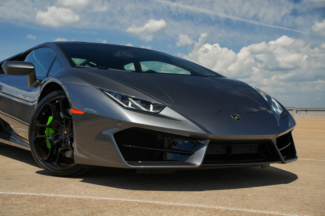2017 Lamborghini Huracan LP580-2 - Image 8 of 31