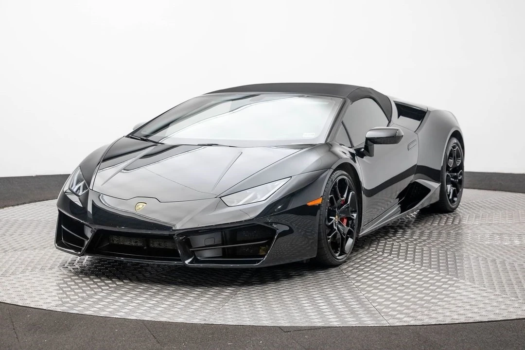 2017 Lamborghini Huracan LP580-2 - Image 2 of 12