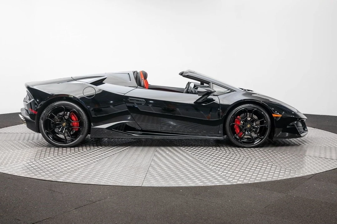 2017 Lamborghini Huracan LP580-2 - Image 9 of 12