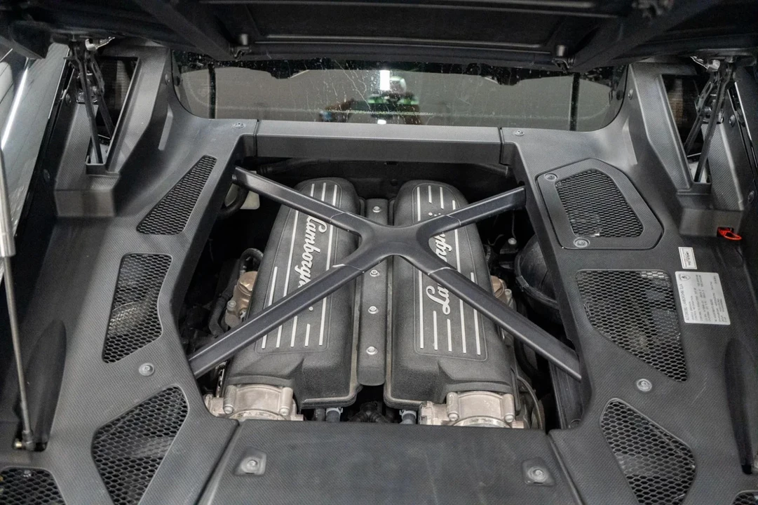 2017 Lamborghini Huracan LP580-2 - Image 4 of 12