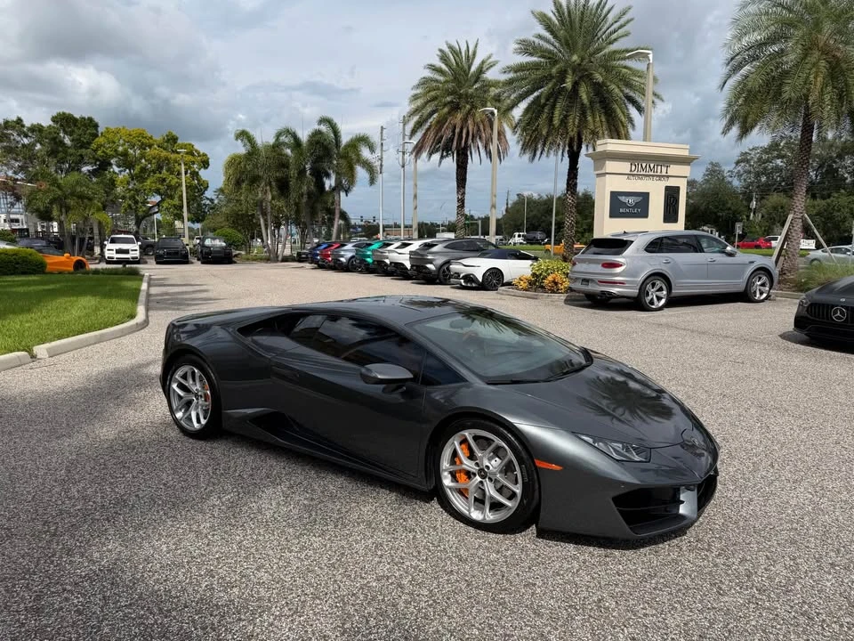 2017 Lamborghini Huracan - Image 11 of 18